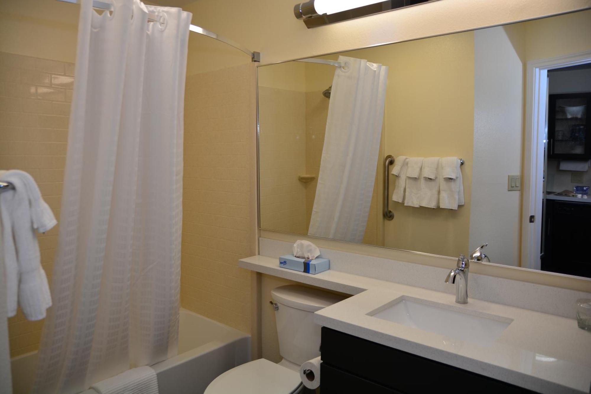 Candlewood Suites College Station By Ihg Bryan Room photo
